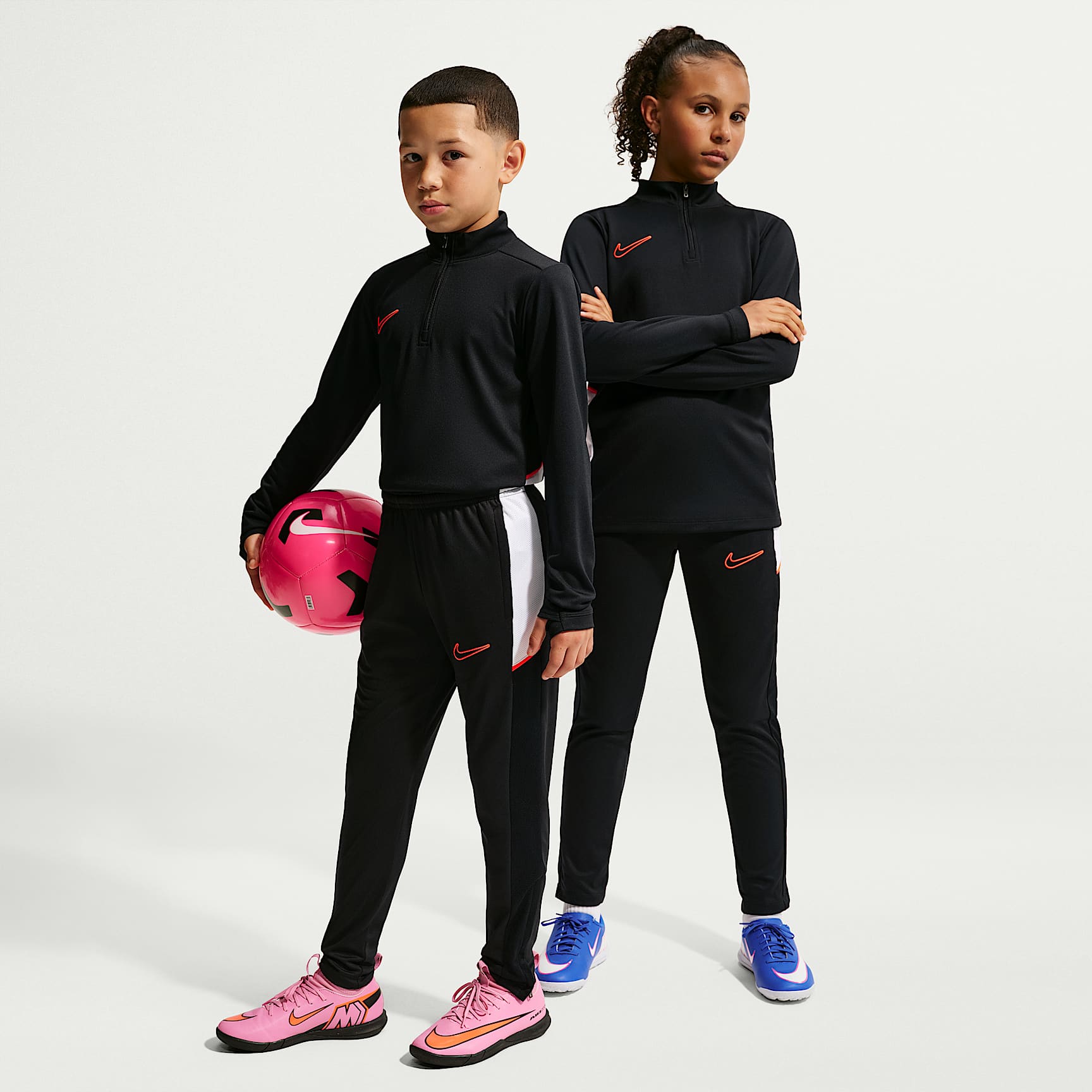 Nike Academy Older Kids' Dri-FIT Football Pants. Nike LU